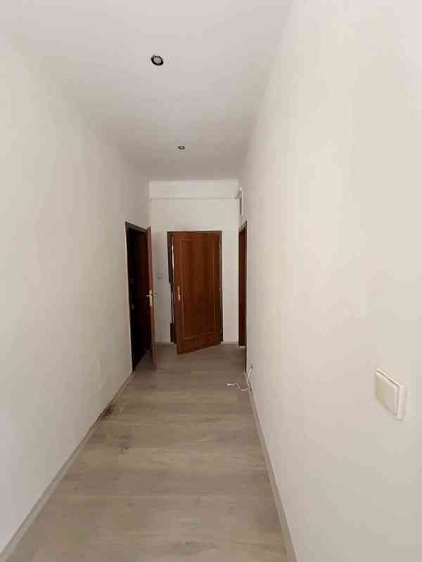 Nadstandartní vila 6 bytů a 7 kanceláří - foto 11