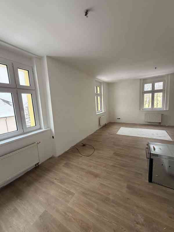 Nadstandartní vila 6 bytů a 7 kanceláří - foto 45