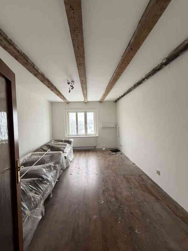 Nadstandartní vila 6 bytů a 7 kanceláří - foto 37