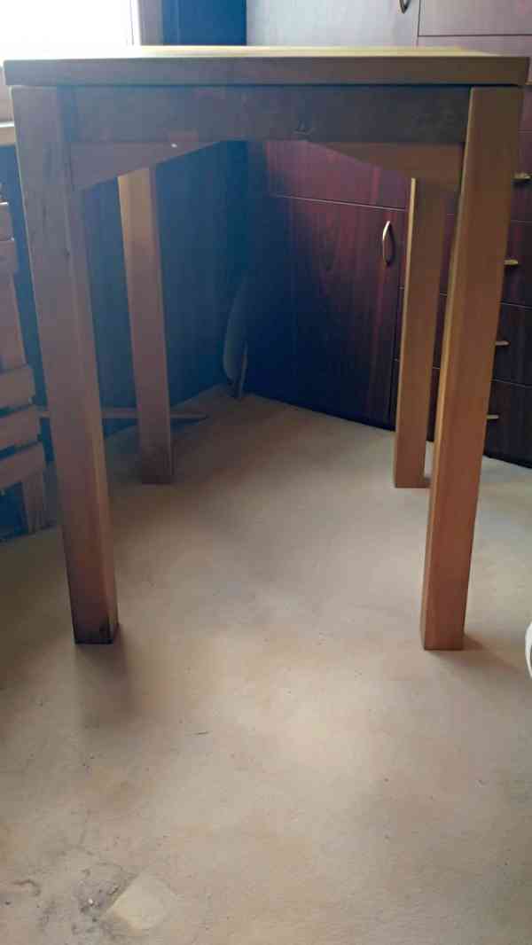 Víceúčelový rustikální dubový stůl a 2 židle z masivu - foto 5