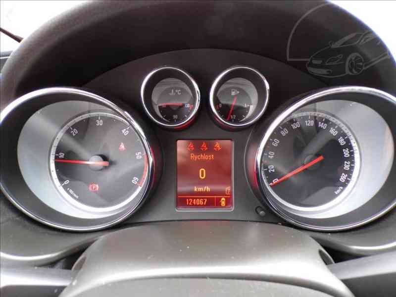 Opel Insignia 2,0 CDTI COSMO - foto 6