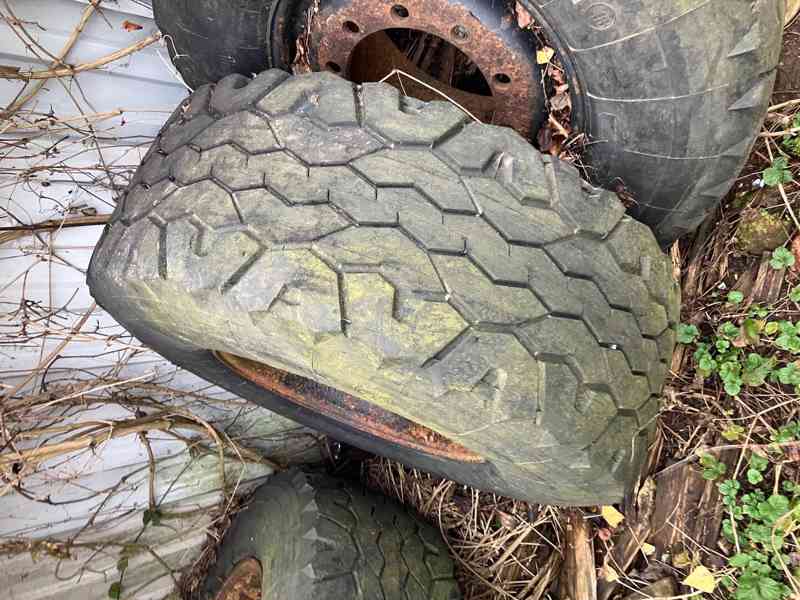 445/65 R 22,5 POUZITE VCETNE DISKU 4 KUSY VZOREK CC 50% - foto 2