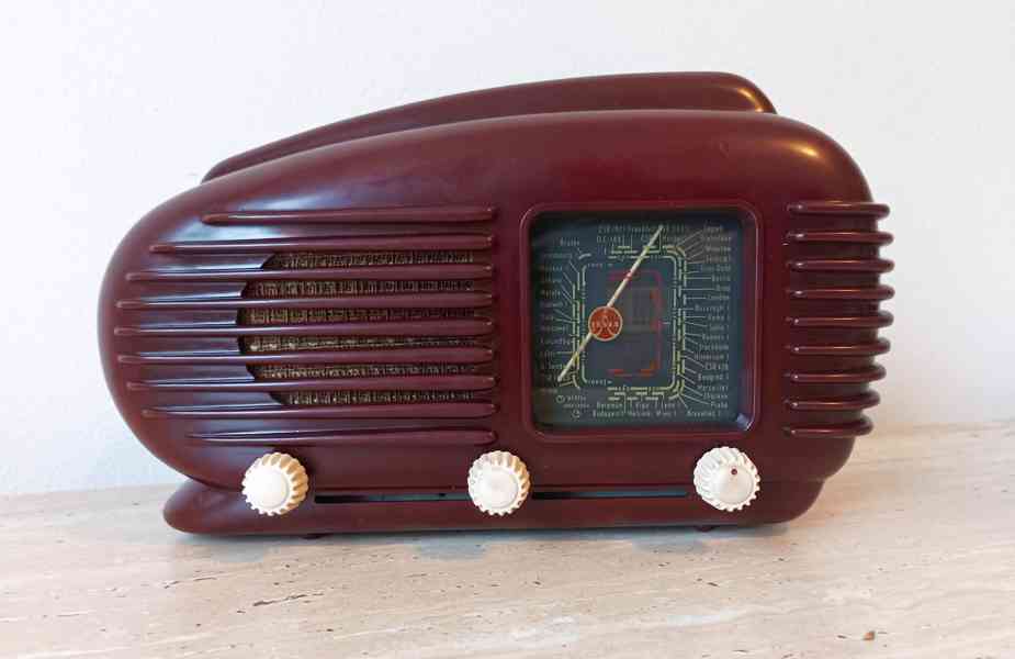 Starožitné plně funkční rádio Tesla Talisman 308U 