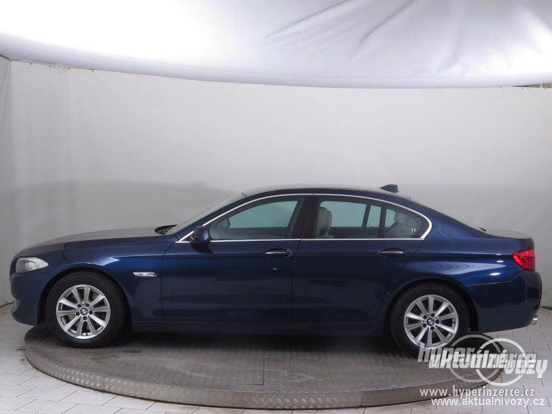 BMW 5 2.0, nafta, r.v. 2012, kůže - foto 4