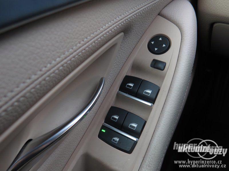 BMW 5 2.0, nafta, r.v. 2012, kůže - foto 5
