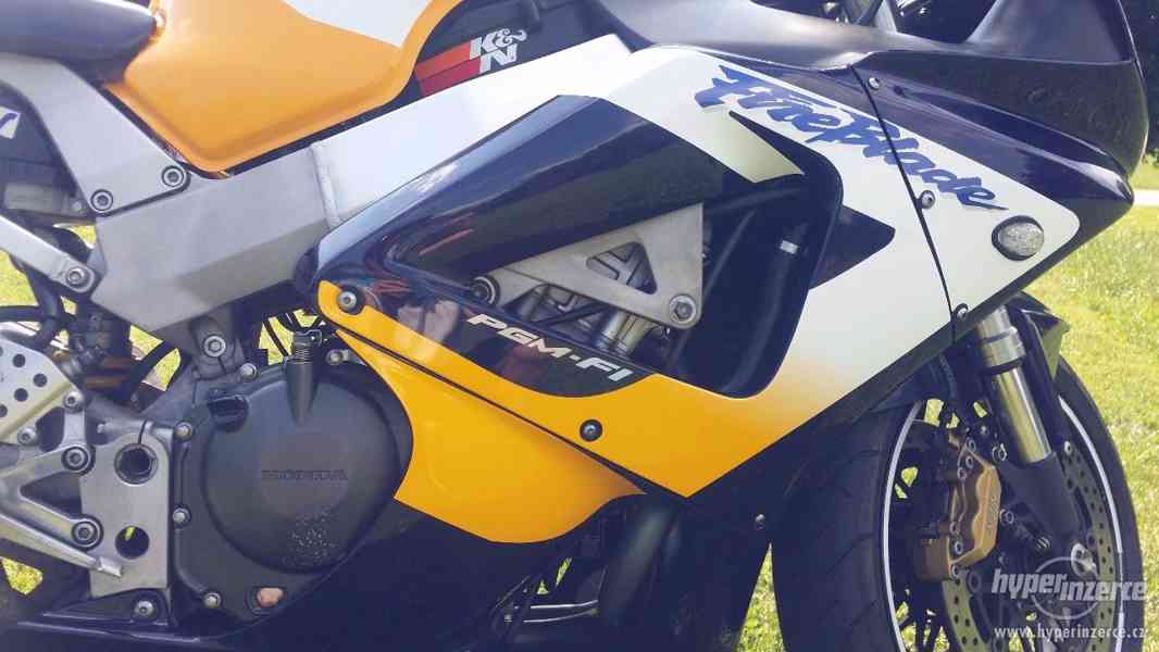 Honda CBR 929 RR - foto 5