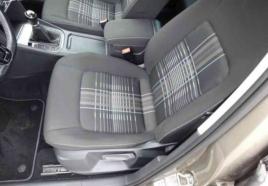 VW Gollf Sportsvan 1.2 TSI r.v.2015 (81 kw) servisní knížka - foto 11