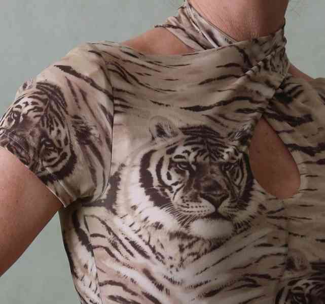 Tričko / roláček s tygříky C&A vel.XS - foto 7