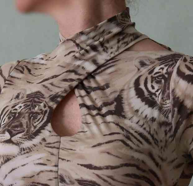 Tričko / roláček s tygříky C&A vel.XS - foto 8