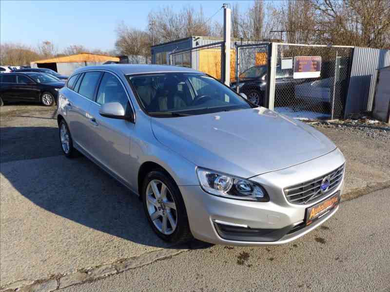 Volvo V60 1,6 D NAVI, 1.MAJITEL - foto 2