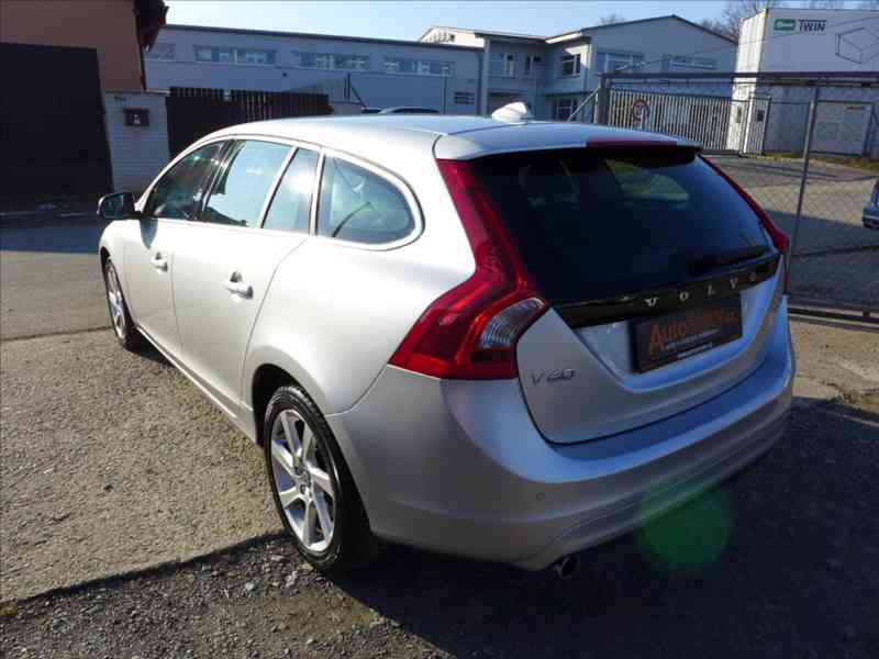 Volvo V60 1,6 D NAVI, 1.MAJITEL - foto 4