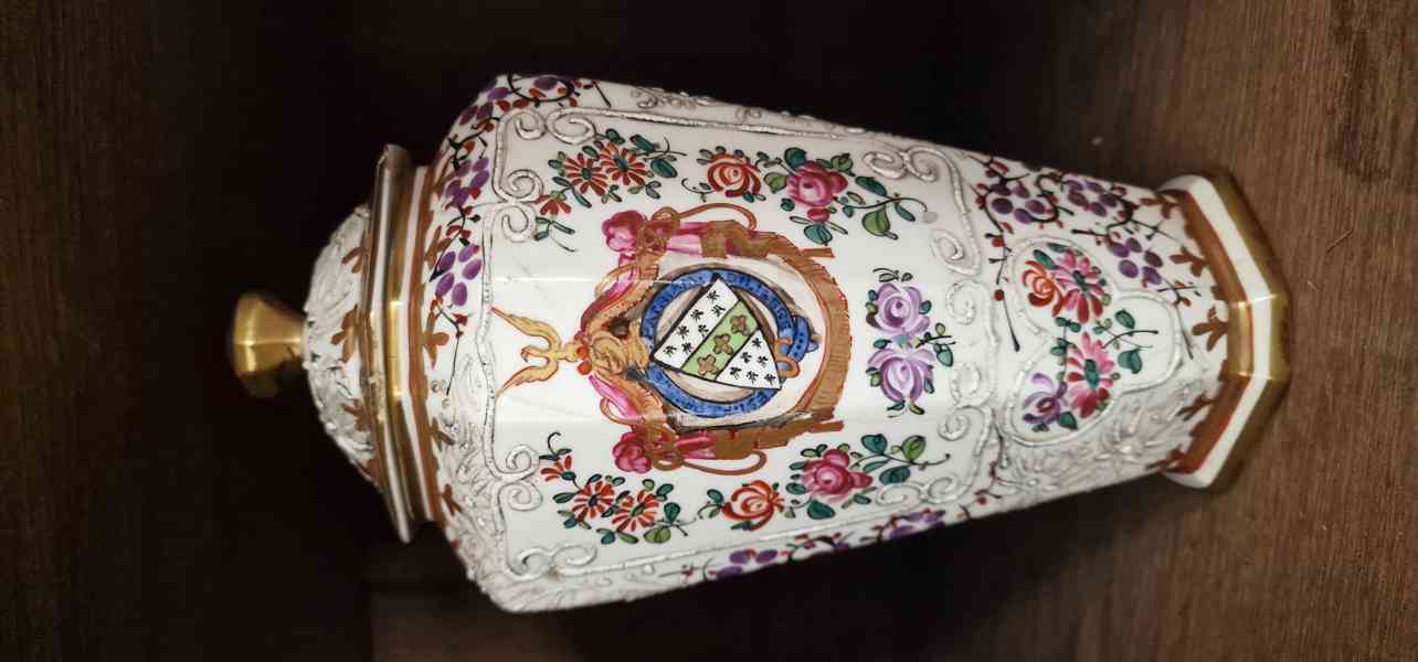 Párové porcelánové vázy s víky Samson, ručně malované, s erb - foto 11
