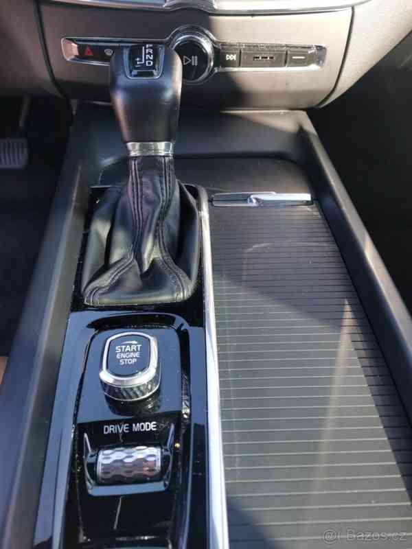 Volvo XC60 2,0   D4 FWD 140 kW 2019 | DPH - foto 14