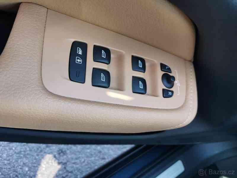 Volvo XC60 2,0   D4 FWD 140 kW 2019 | DPH - foto 18