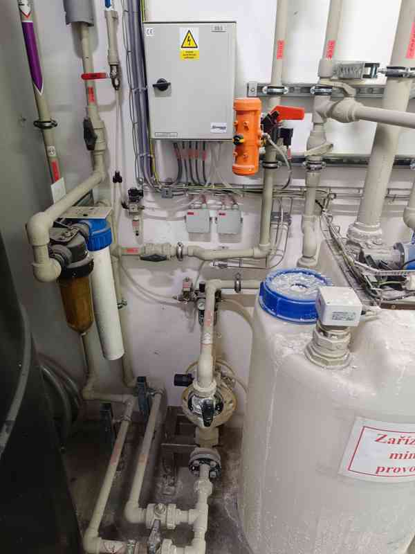 Chemická nádrž na louh - foto 7