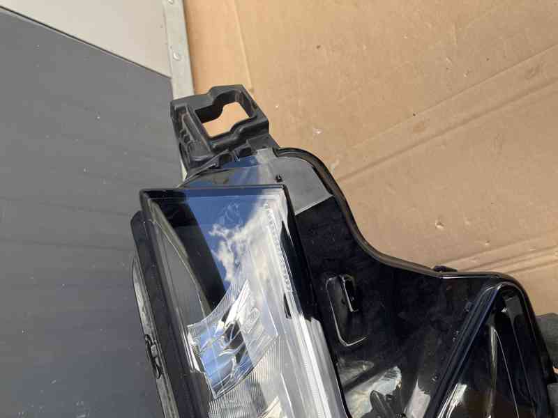 predni svetlo skoda karoq prave pravy lift - foto 3
