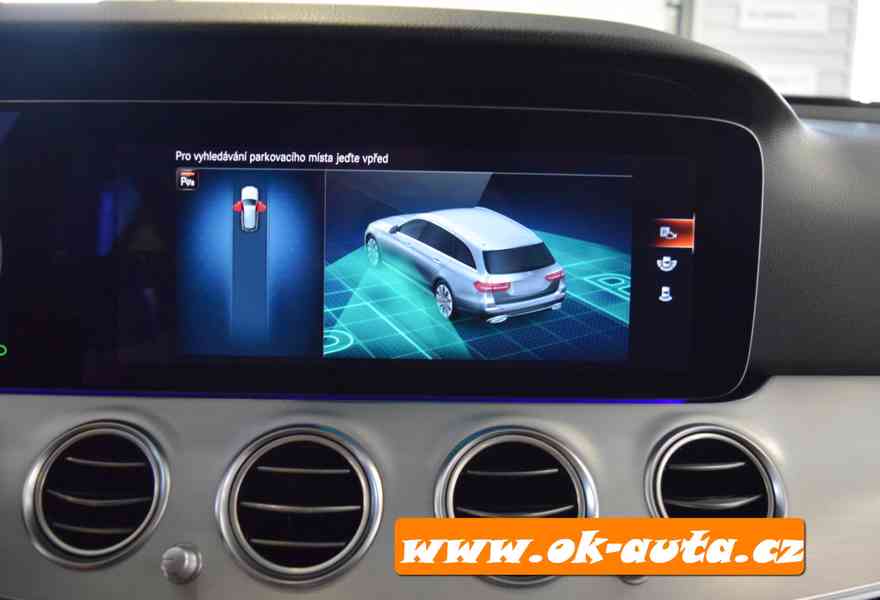 Mercedes-Benz Třídy E 220 D 4MATIC AMG HYD.PODVOZEK 2021-DPH - foto 13