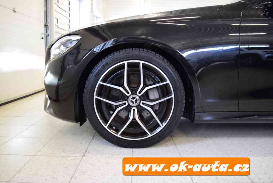 Mercedes-Benz Třídy E 220 D 4MATIC AMG HYD.PODVOZEK 2021-DPH - foto 4