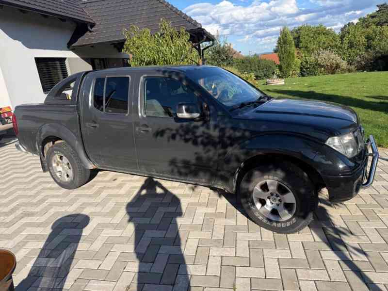 NISSAN NAVARA - foto 2