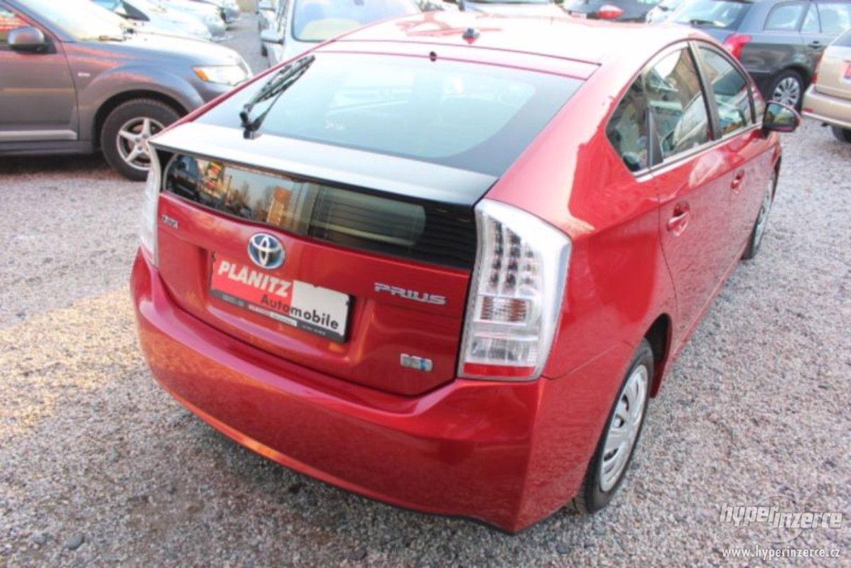 Toyota Prius Life /HeadupDisplay bazar Hyperinzerce.cz