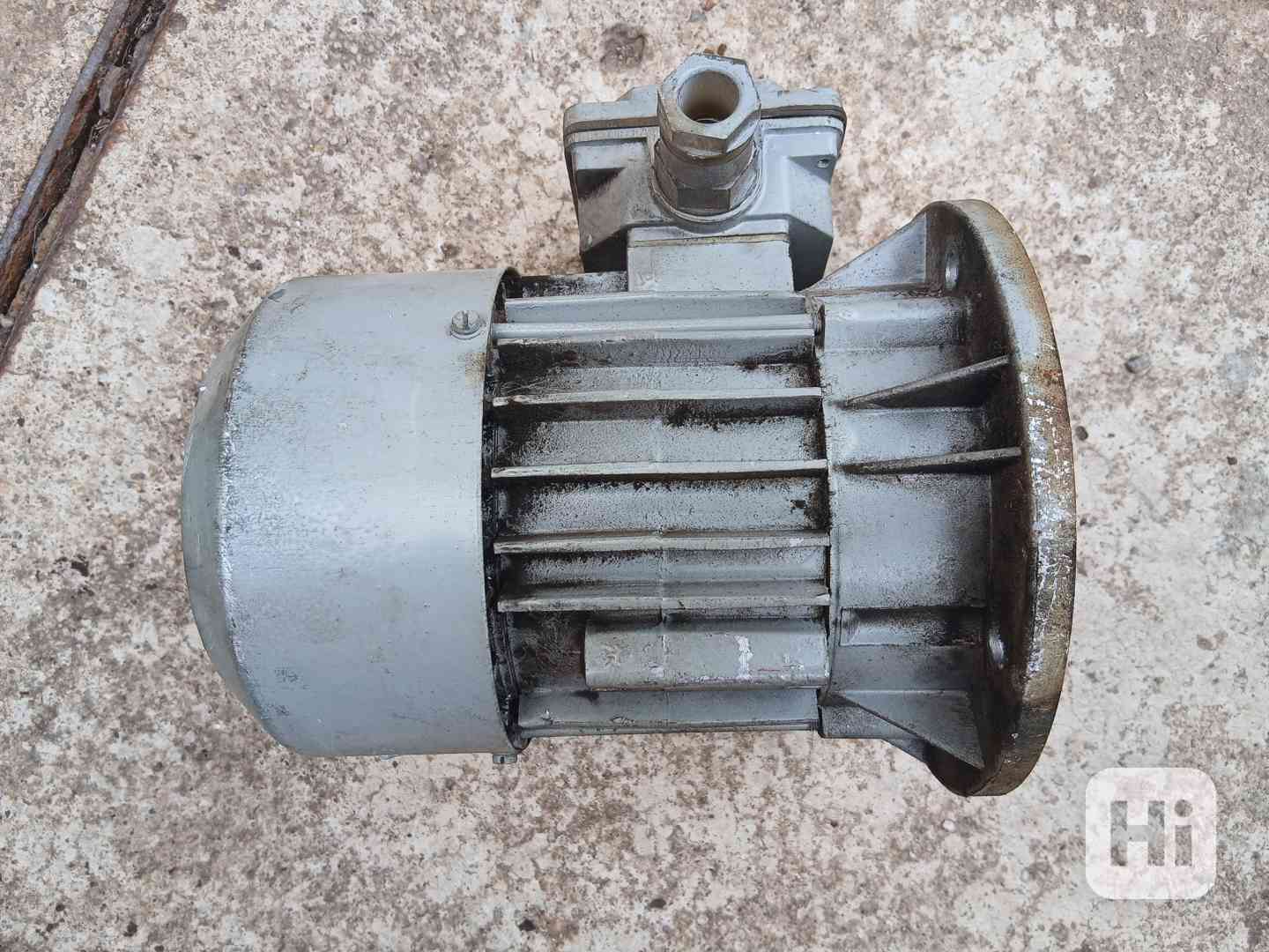 Prodám AC motor 0,55 kW/2810 ot./min. 230/400 V AC - foto 1