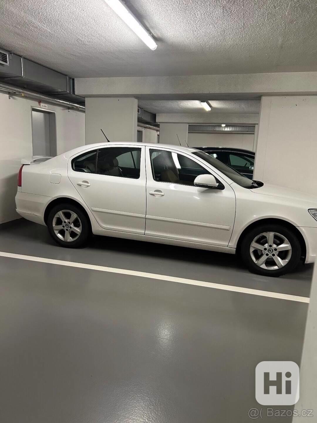 Škoda Octavia 1,6 - foto 1