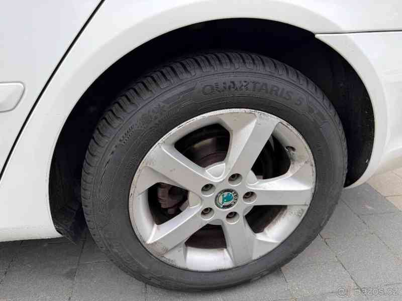 Škoda Octavia 1,6 - foto 8