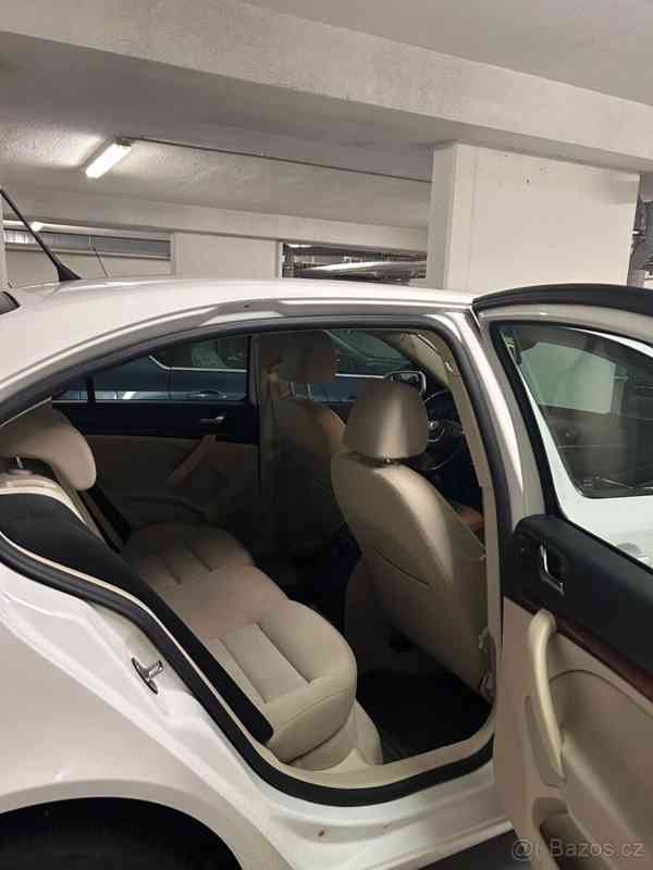 Škoda Octavia 1,6 - foto 3