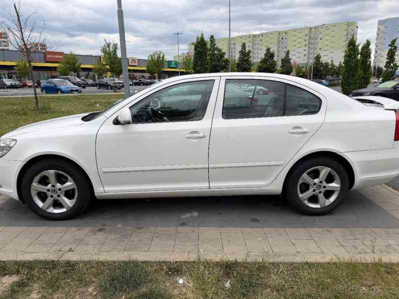 Škoda Octavia 1,6 - foto 4