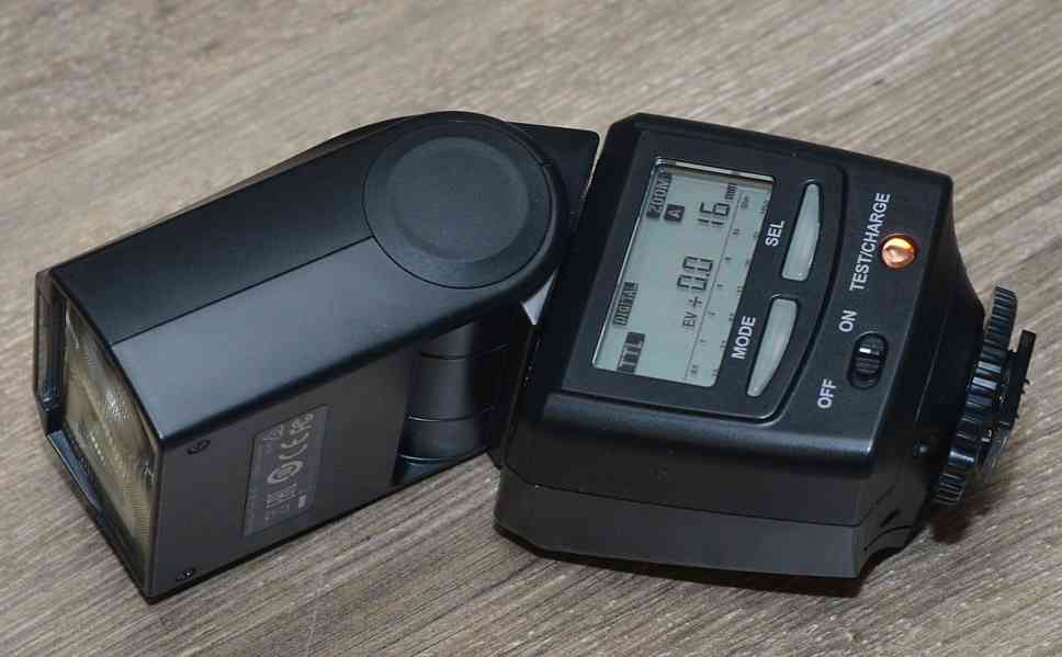 Blesk Fujifilm EF-42 TTL*S.číslo: 42*zoom 24-105mm - foto 5