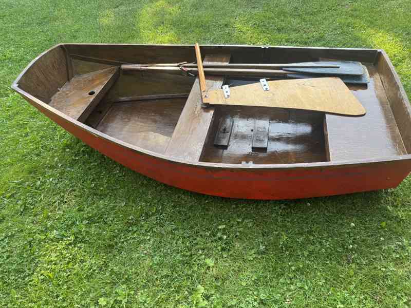 Klasický dřevěný člun - foto 2