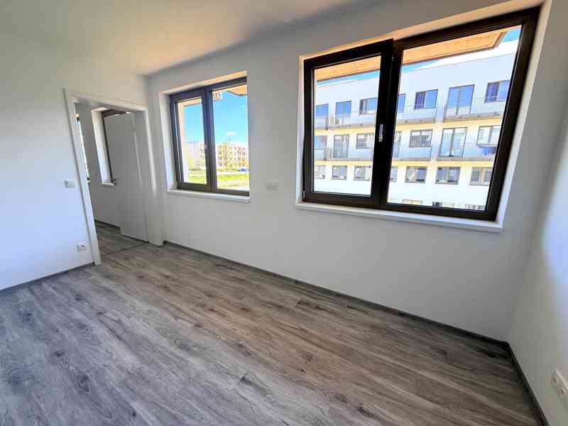 PRODEJ BYTU OV 2+KK SE SKLEPEM A VLASTNÍM PARKOVACÍM STÁNÍM  - foto 7