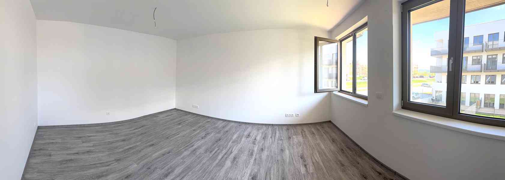 PRODEJ BYTU OV 2+KK SE SKLEPEM A VLASTNÍM PARKOVACÍM STÁNÍM  - foto 5