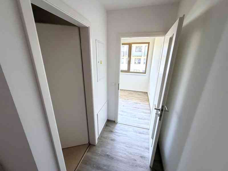 PRODEJ BYTU OV 2+KK SE SKLEPEM A VLASTNÍM PARKOVACÍM STÁNÍM  - foto 12