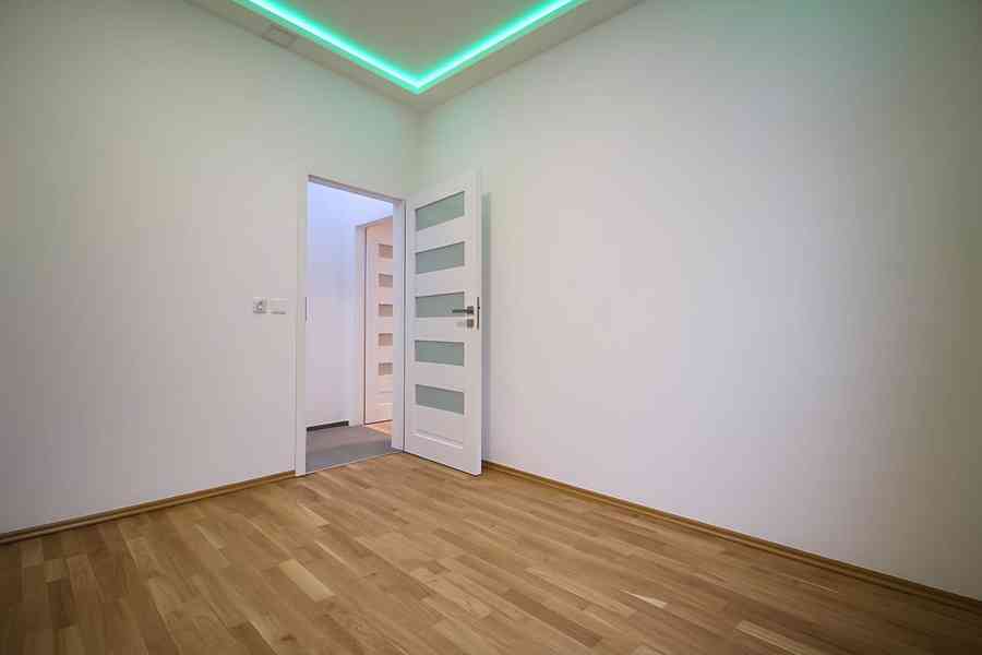 Pronájem bytu 4+1 ,104 m² Praha5 - foto 2