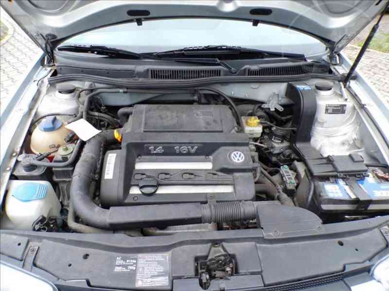 Volkswagen Bora 1,4 16V KLIMATIZACE - foto 12