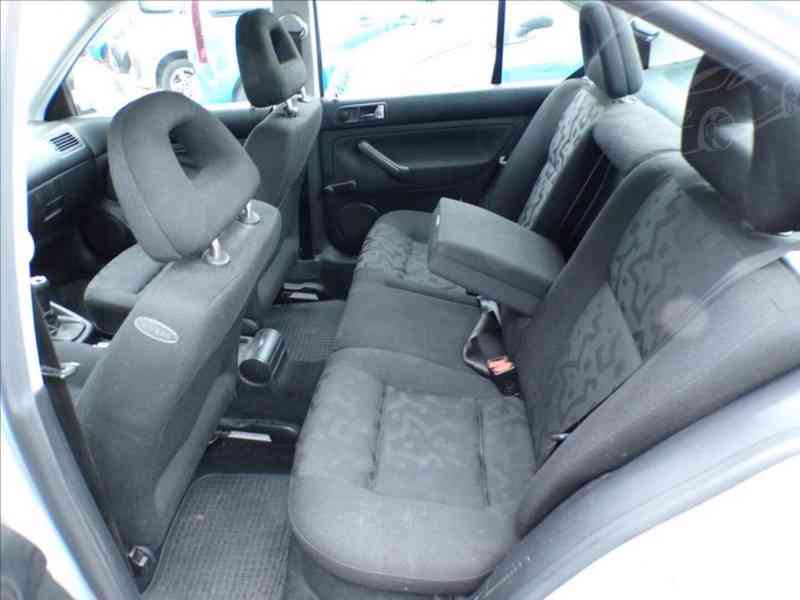 Volkswagen Bora 1,4 16V KLIMATIZACE - foto 8