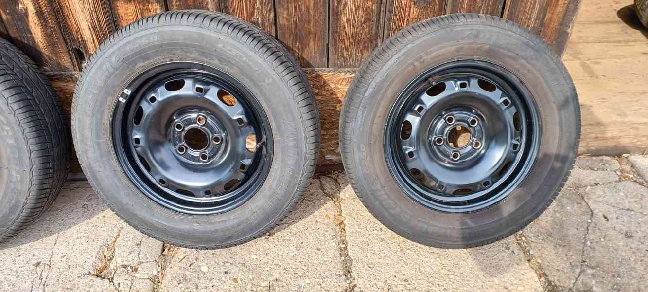 Zánovní letní komplet Bridgestone 175/70 R14 Fabia Rapid - foto 4