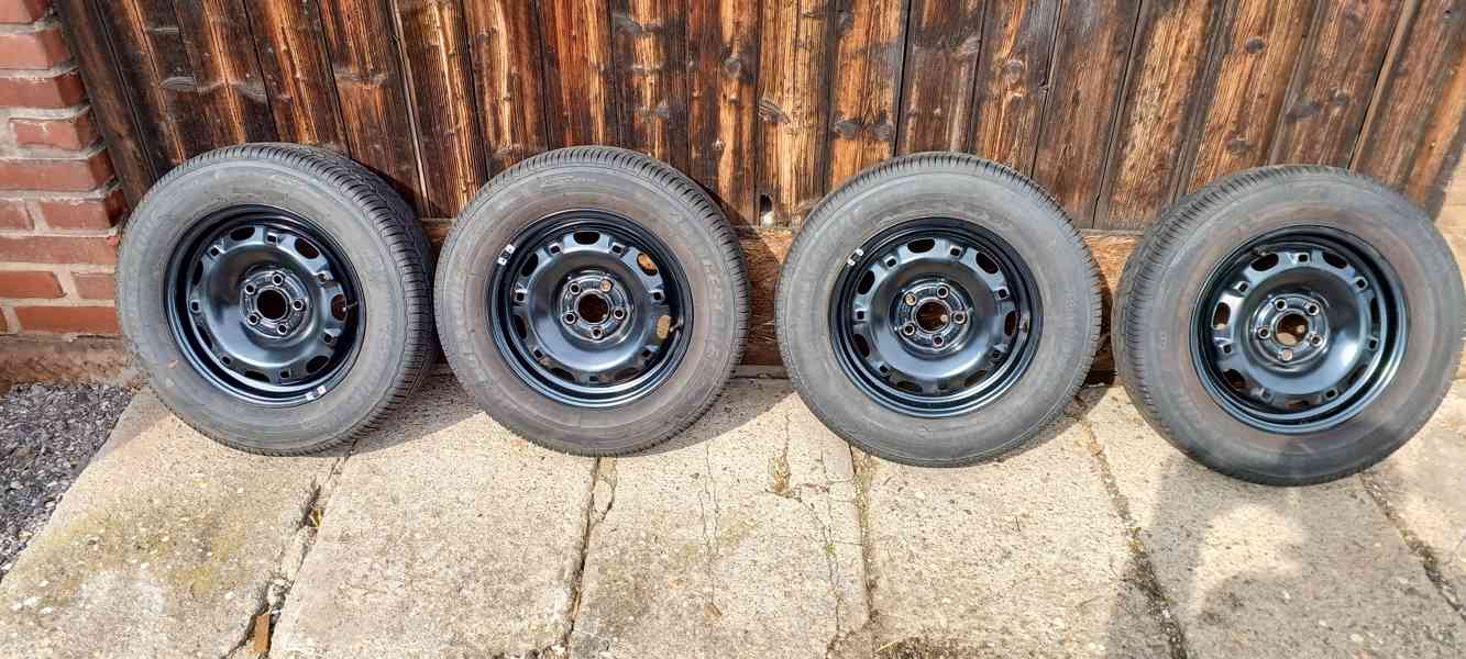 Zánovní letní komplet Bridgestone 175/70 R14 Fabia Rapid - foto 2