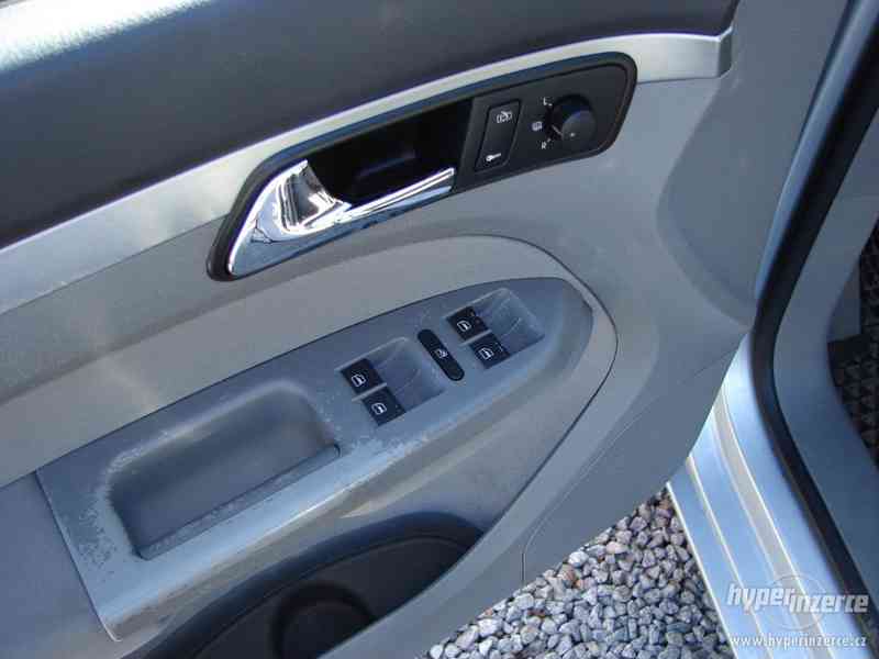 VW Touran 1.6i (85 KW) Elegance r.v.2004 - foto 6