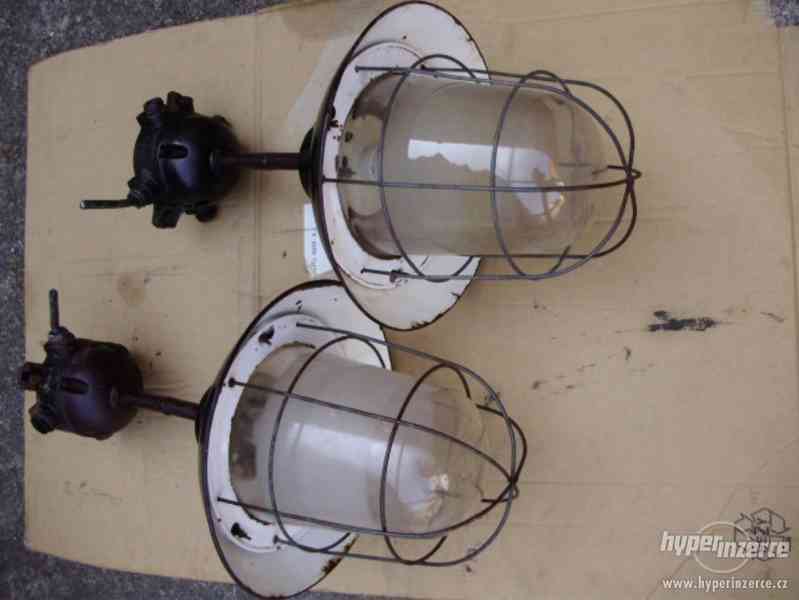 Stylové lampy z vojenských objektů - foto 1