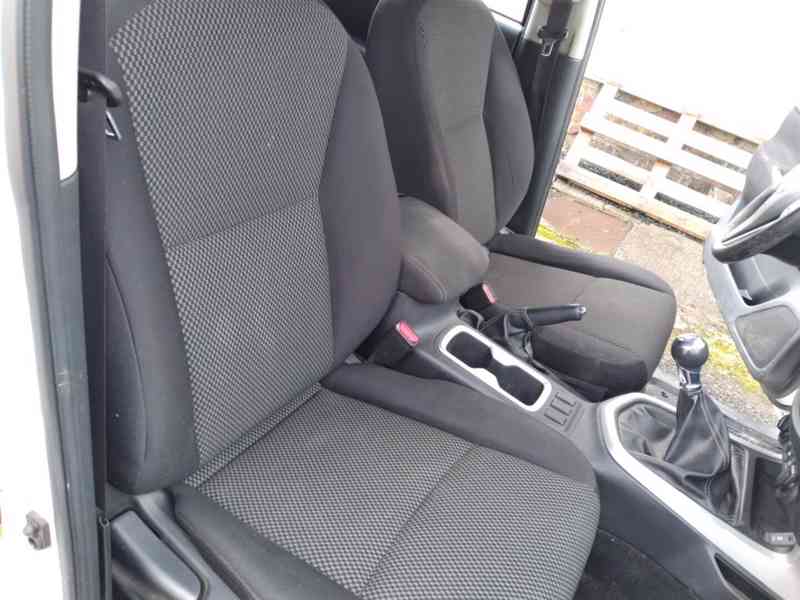 NISSAN NAVARA NP300 2.3 dCi MANUÁL 120kW - foto 17