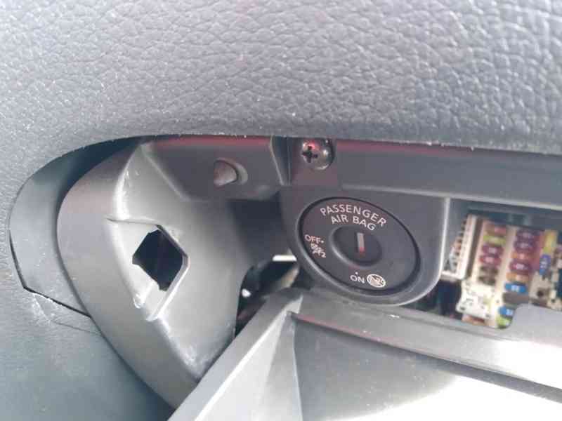 NISSAN NAVARA NP300 2.3 dCi MANUÁL 120kW - foto 24