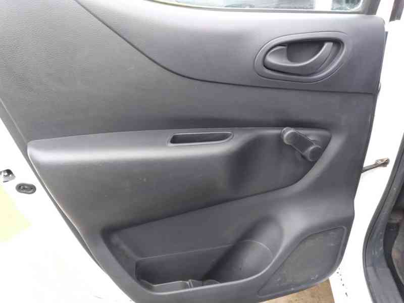 NISSAN NAVARA NP300 2.3 dCi MANUÁL 120kW - foto 28