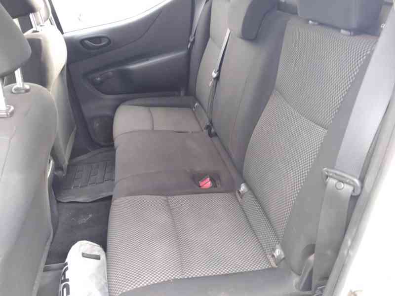 NISSAN NAVARA NP300 2.3 dCi MANUÁL 120kW - foto 14