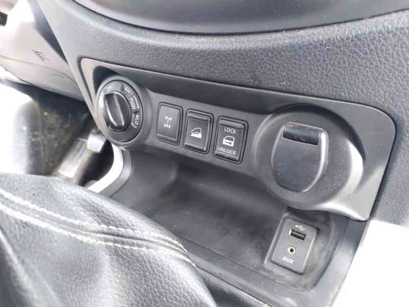 NISSAN NAVARA NP300 2.3 dCi MANUÁL 120kW - foto 25