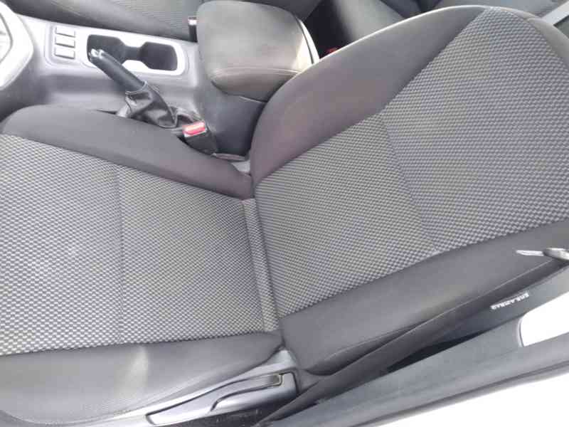 NISSAN NAVARA NP300 2.3 dCi MANUÁL 120kW - foto 15