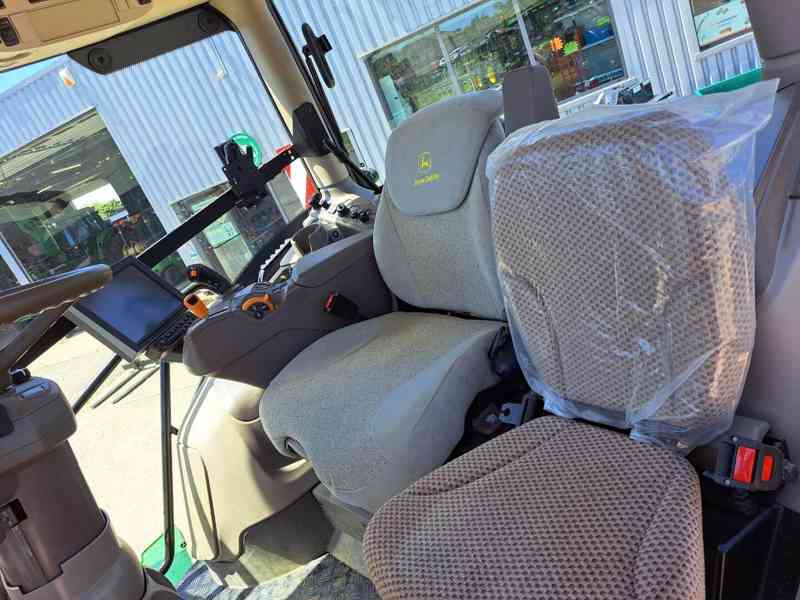 zemědělský traktor John Deere 6R 250 - foto 2