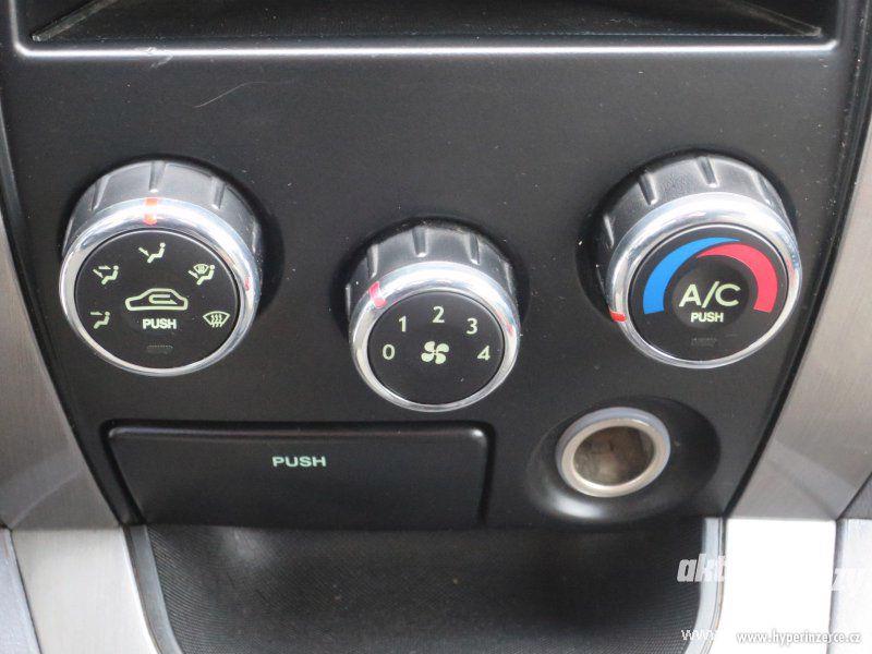 Hyundai Tucson 2.0, nafta, r.v. 2005 - foto 2