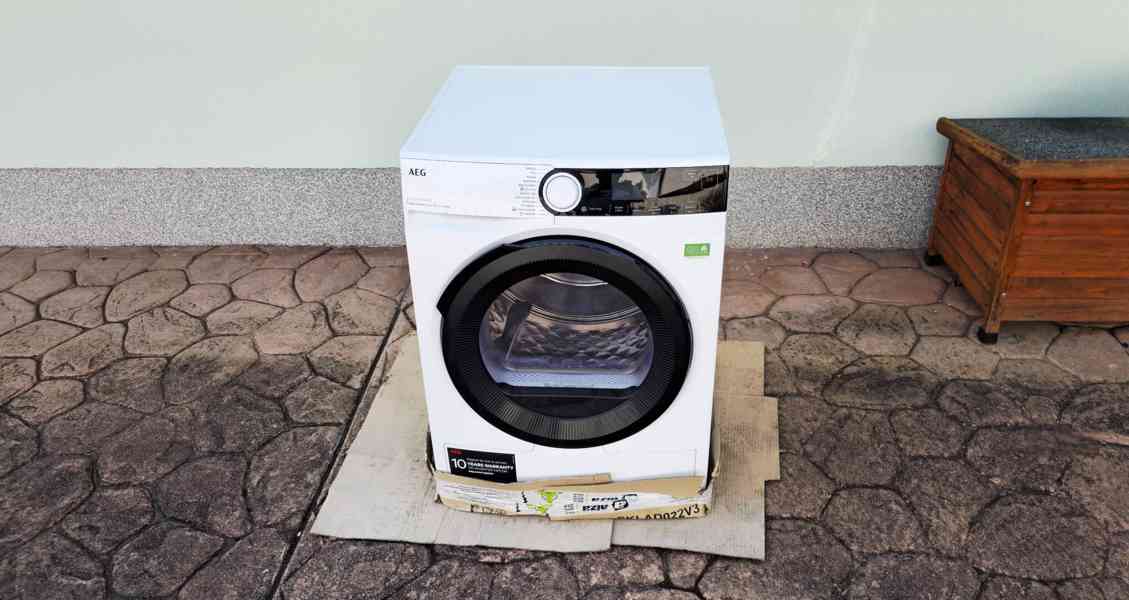 VYSTAVENÁ sušička AEG TR9394C 9000 AbsoluteCare® Plus 3DScan